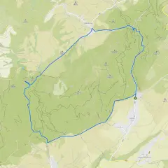 Mapa turystyczna z zaznaczoną trasą przez **Dolinę Kwaczańską**, z widocznymi szczytami i miejscowościami.