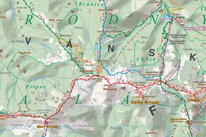 Mapa turystyczna Małej Fatry z zaznaczonymi szlakami, szczytami (np. Veľký Kriváň 1709 m) i schroniskami.