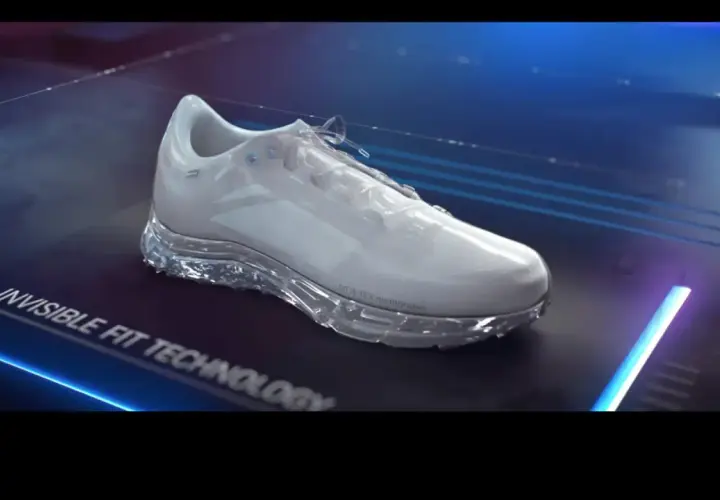 Biały but sportowy z technologią Invisible Fit i membraną GORE-TEX. Dowiedz się, gore tex co to jest i jak chroni Twoje stopy.